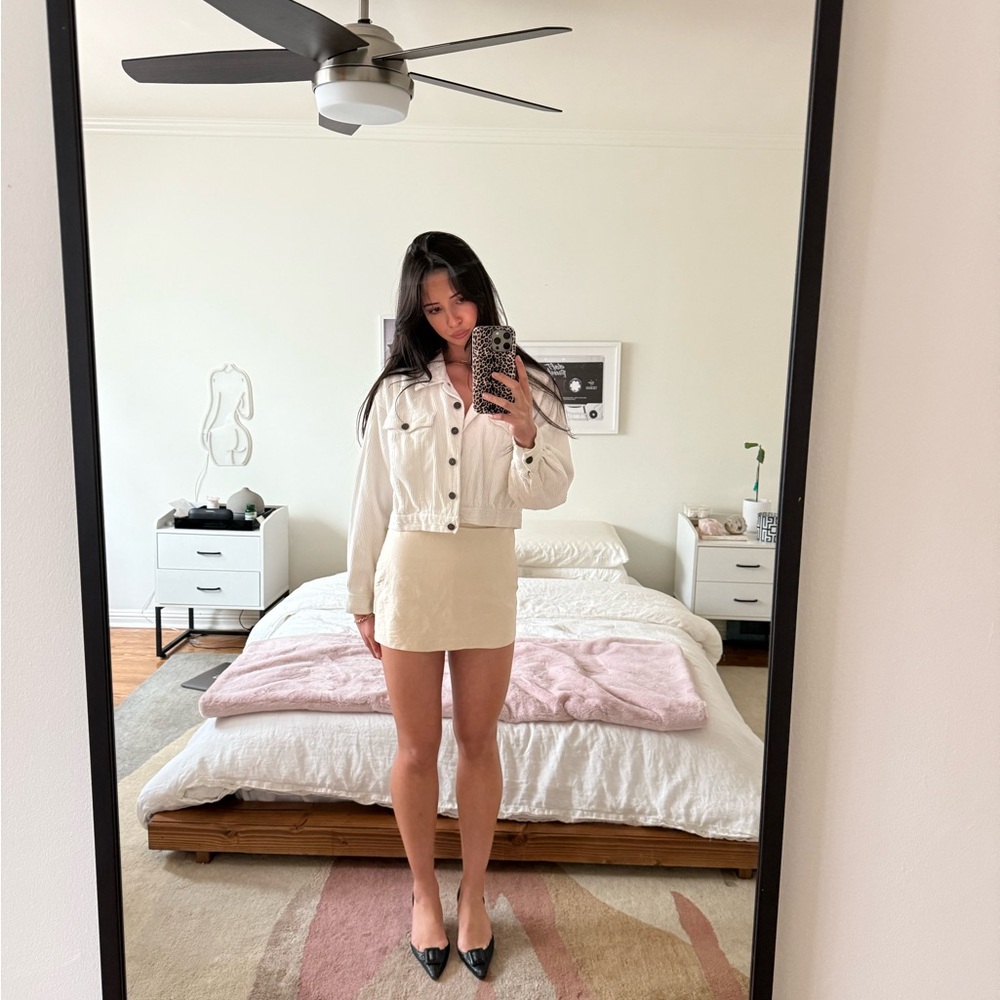 Cream Cropped Jacket - Picture 2 of 4